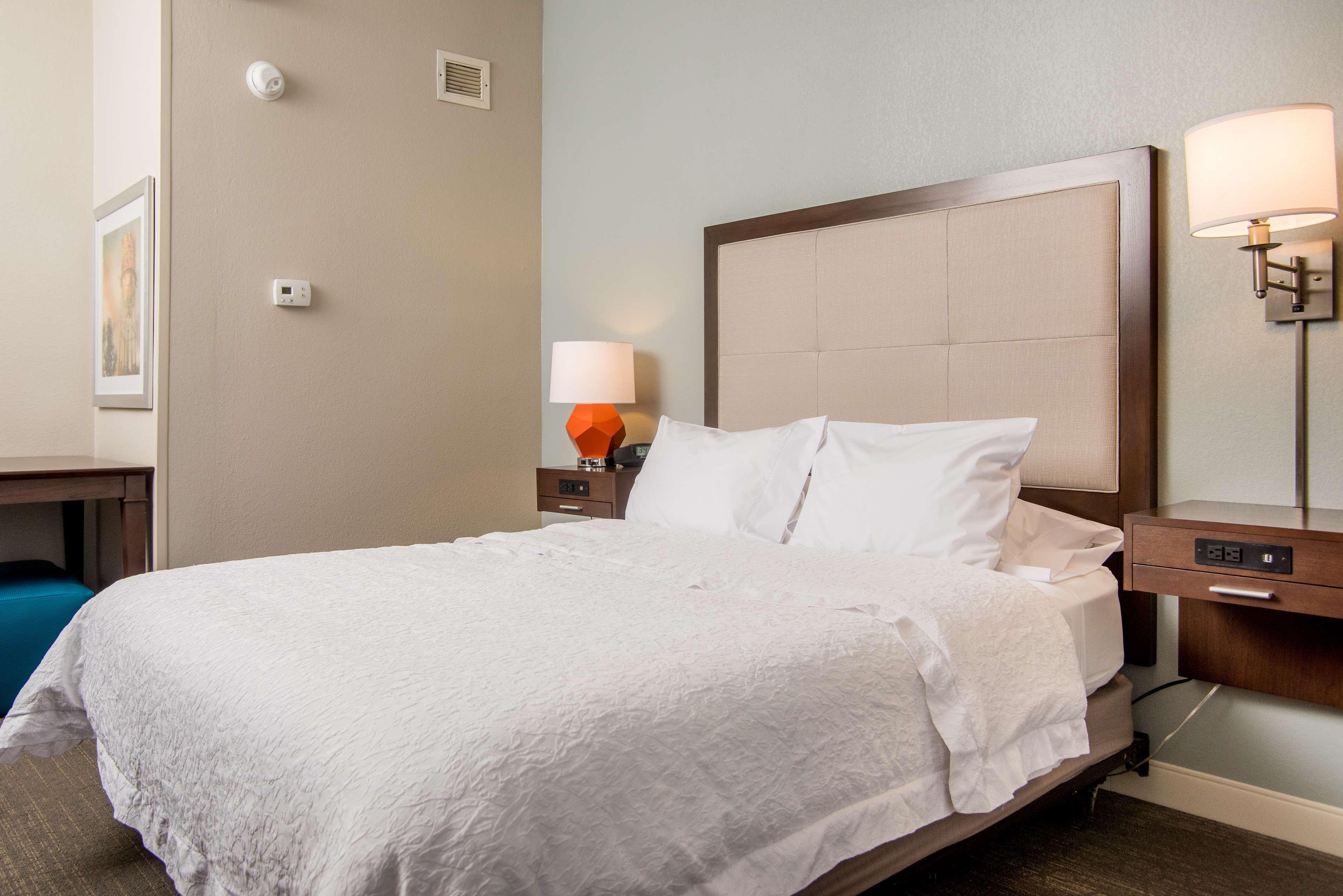 Hampton Inn Joplin Exteriör bild