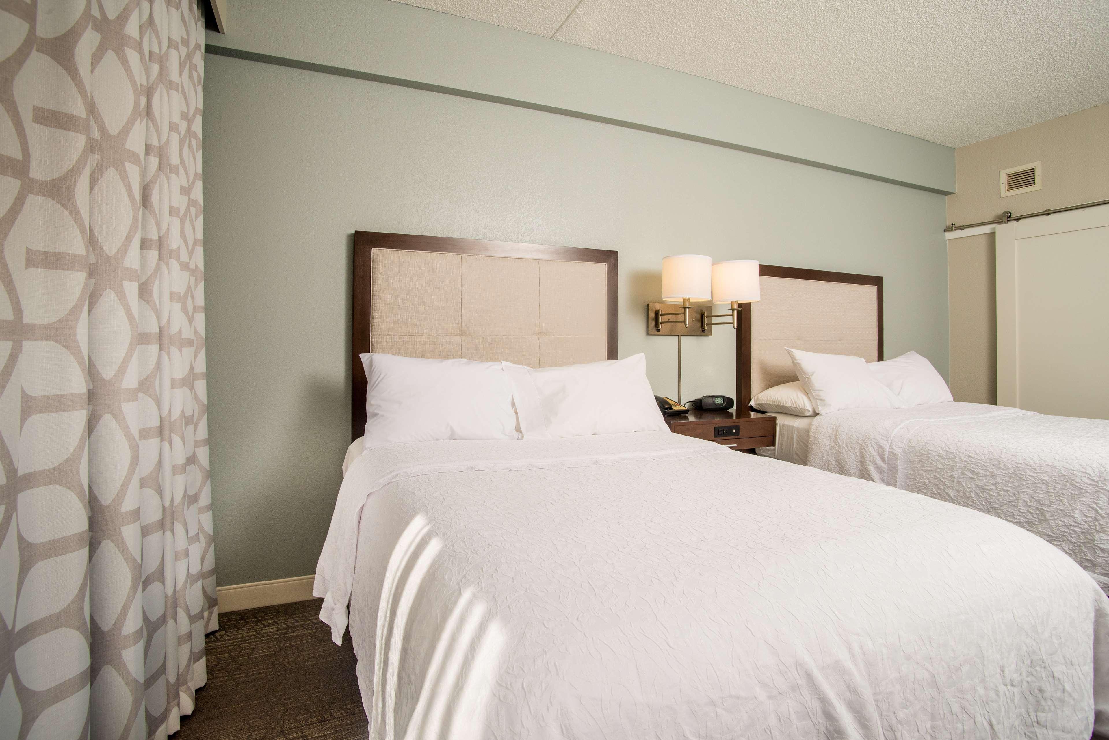 Hampton Inn Joplin Exteriör bild