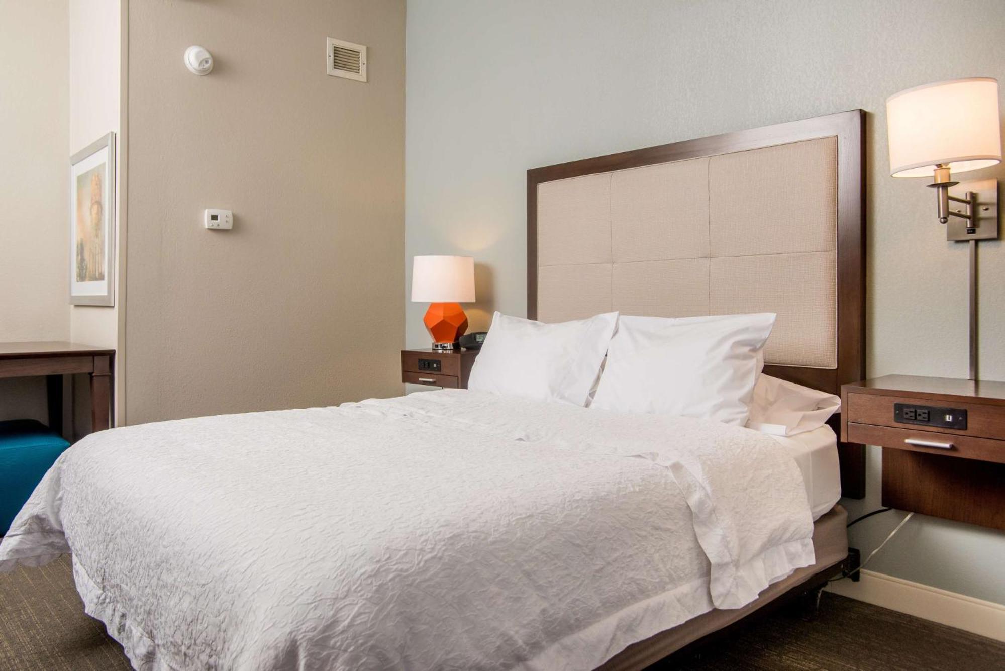 Hampton Inn Joplin Exteriör bild