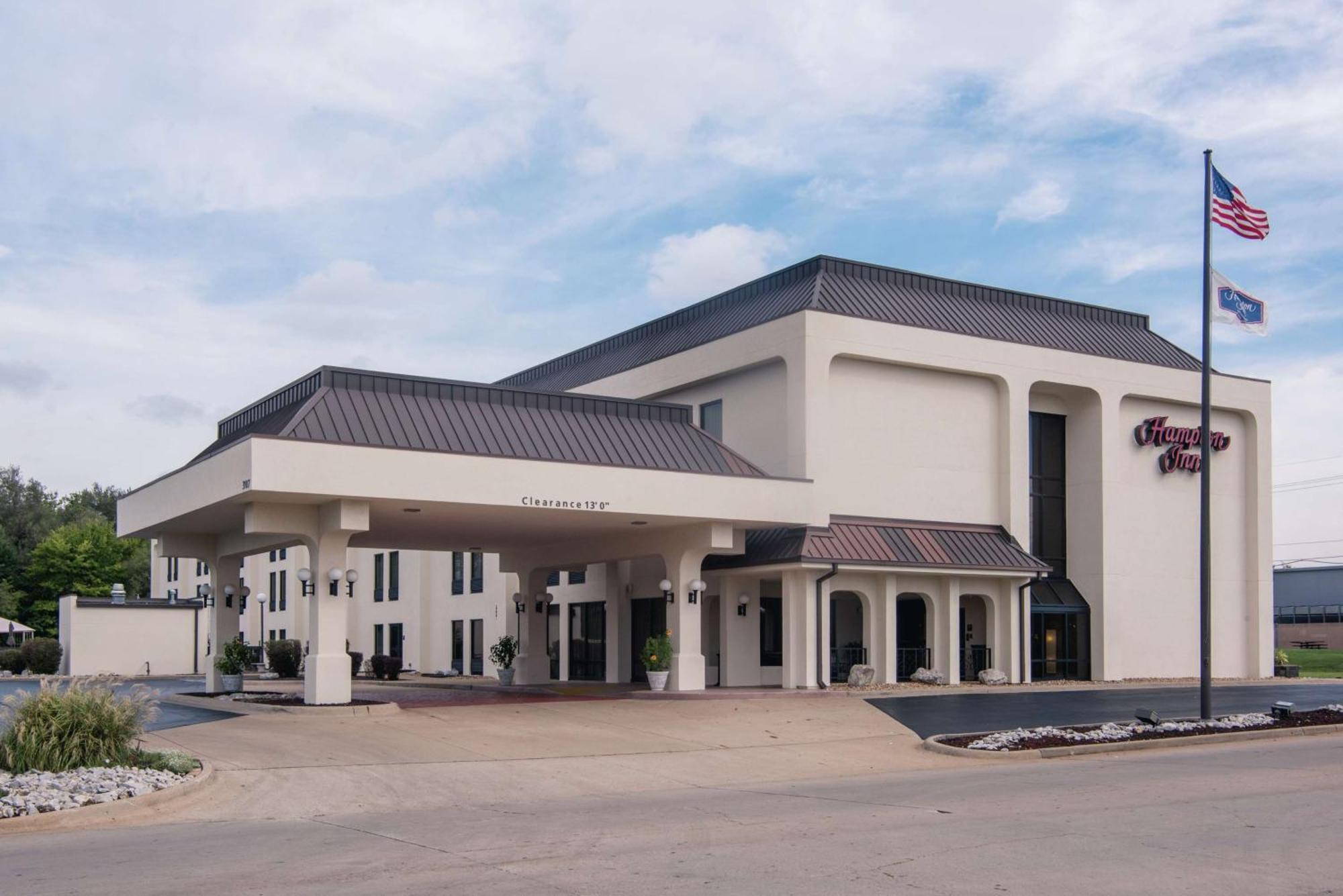 Hampton Inn Joplin Exteriör bild